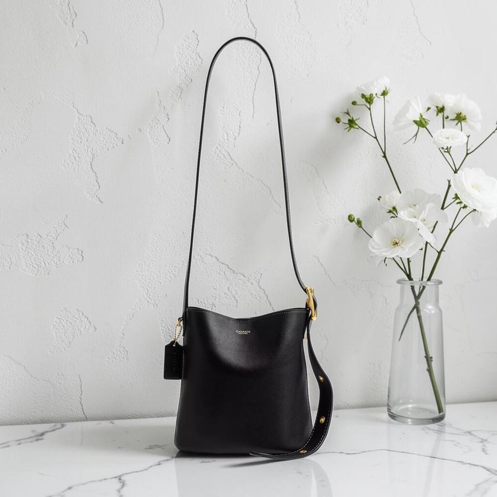 NWT Coach Bleecker Bucket Bag 21 Smooth Leather Black Brass Crossbody CCX07